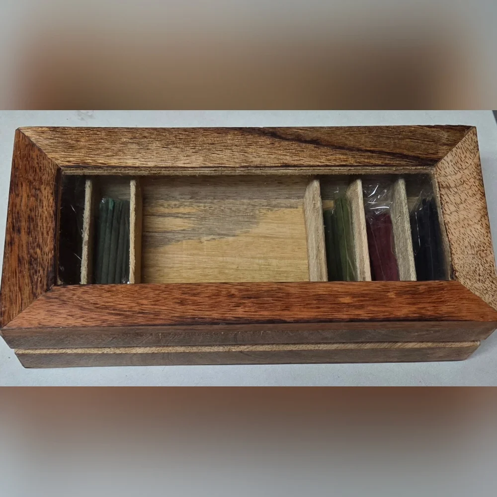 N/A vintage trinket
